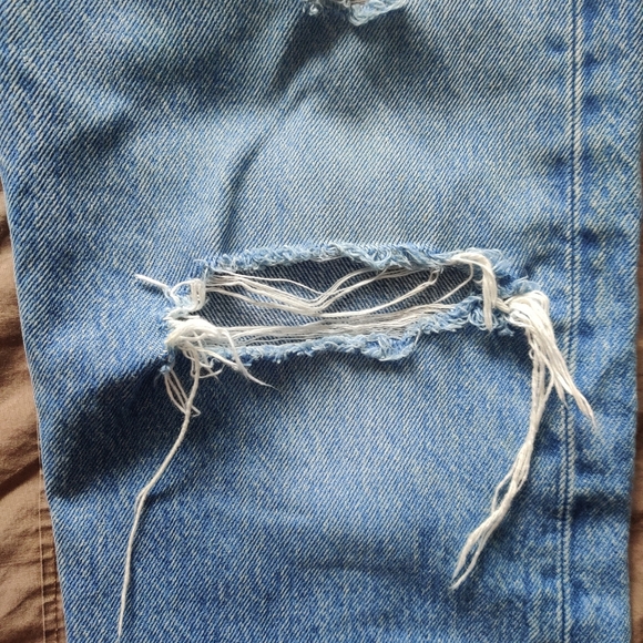 Levi's 501 Classic Fit Straight leg Ripped Distressed Jeans - Picture 9 of 11